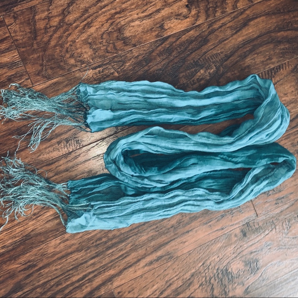 Blue scarf - Picture 4 of 8